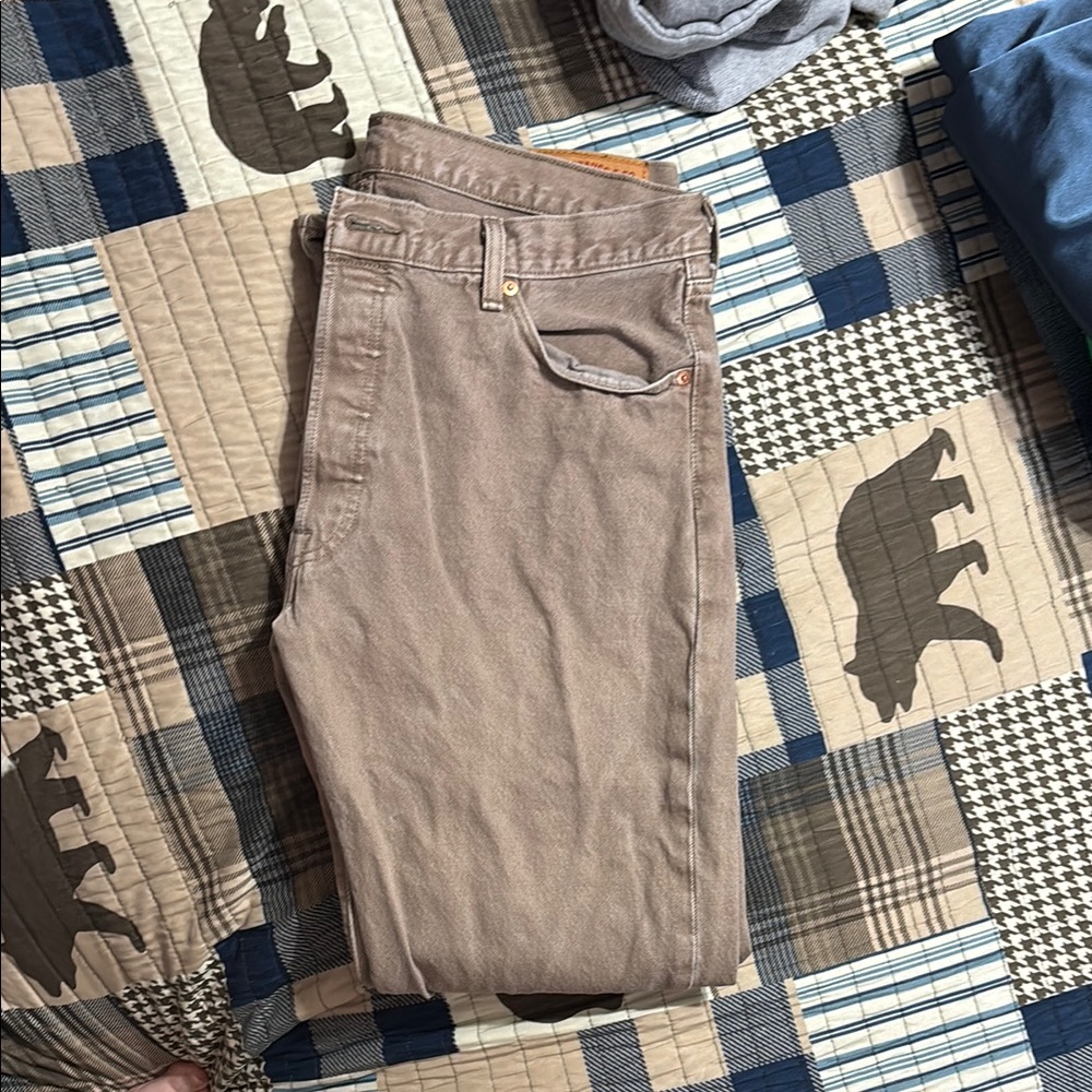Levi's Relaxed Fit Jeans in Tan